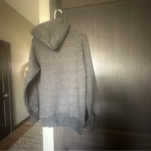 Nice sweater hoodie with pockets - Picture 4 of 5
